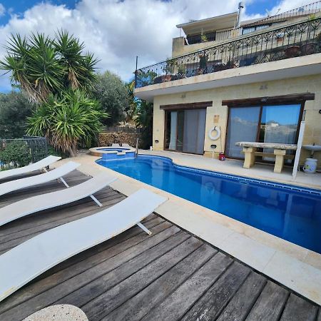 Sunny Gozo Getaway Pool & Easy Check-In Bed & Breakfast Ghajn il-Kbira  Exterior photo