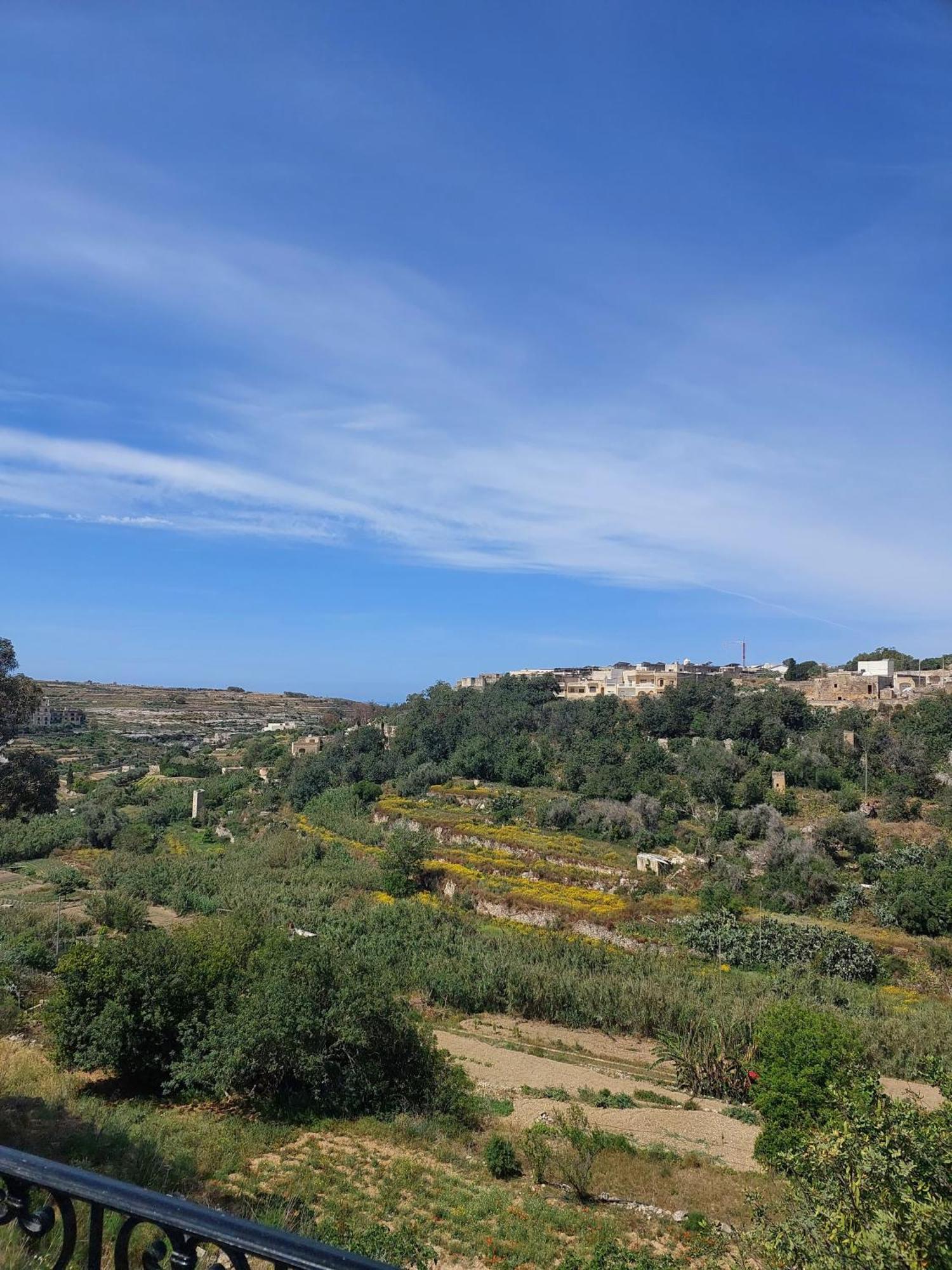 Sunny Gozo Getaway Pool & Easy Check-In Bed & Breakfast Ghajn il-Kbira  Exterior photo