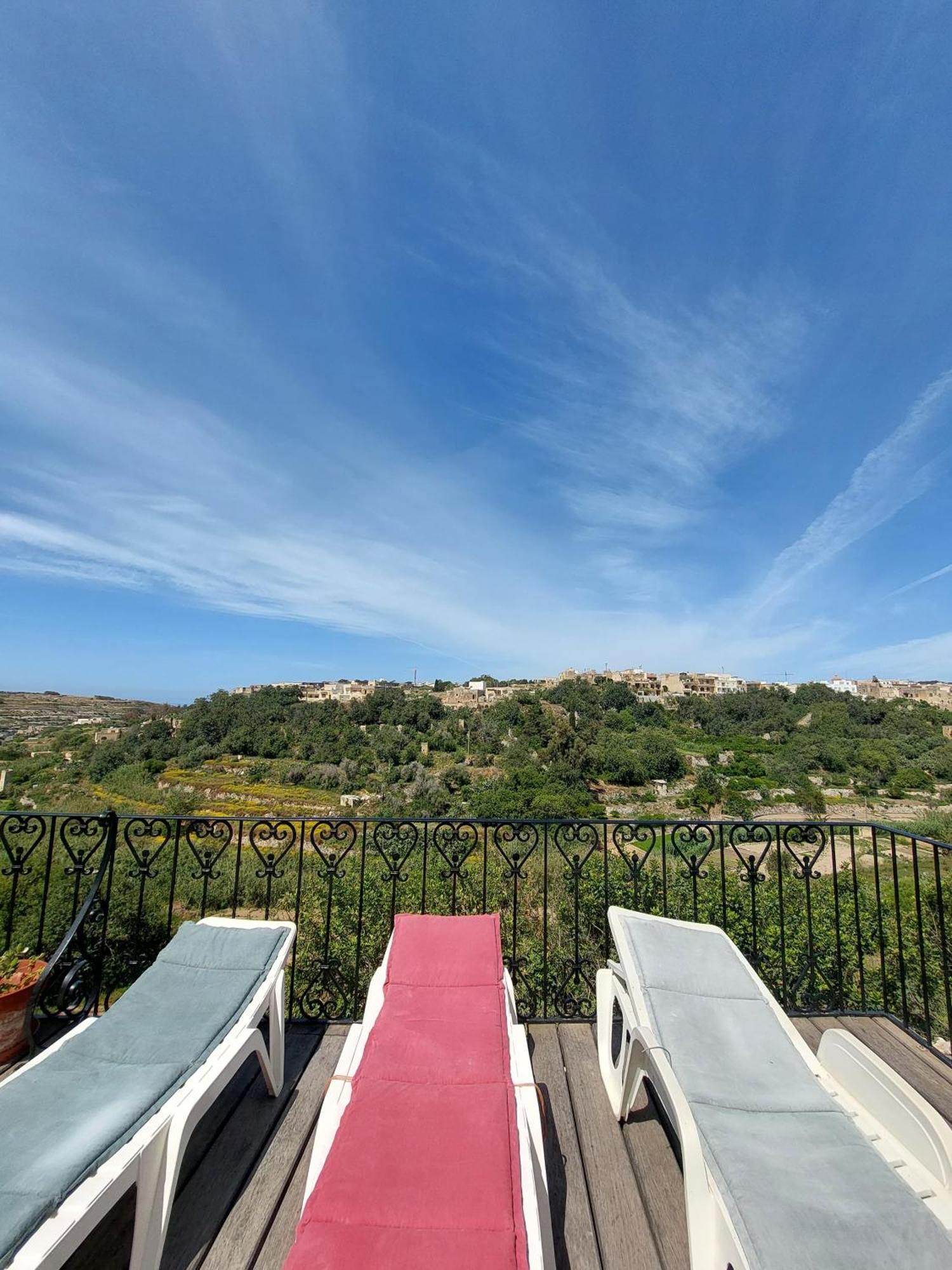 Sunny Gozo Getaway Pool & Easy Check-In Bed & Breakfast Ghajn il-Kbira  Exterior photo